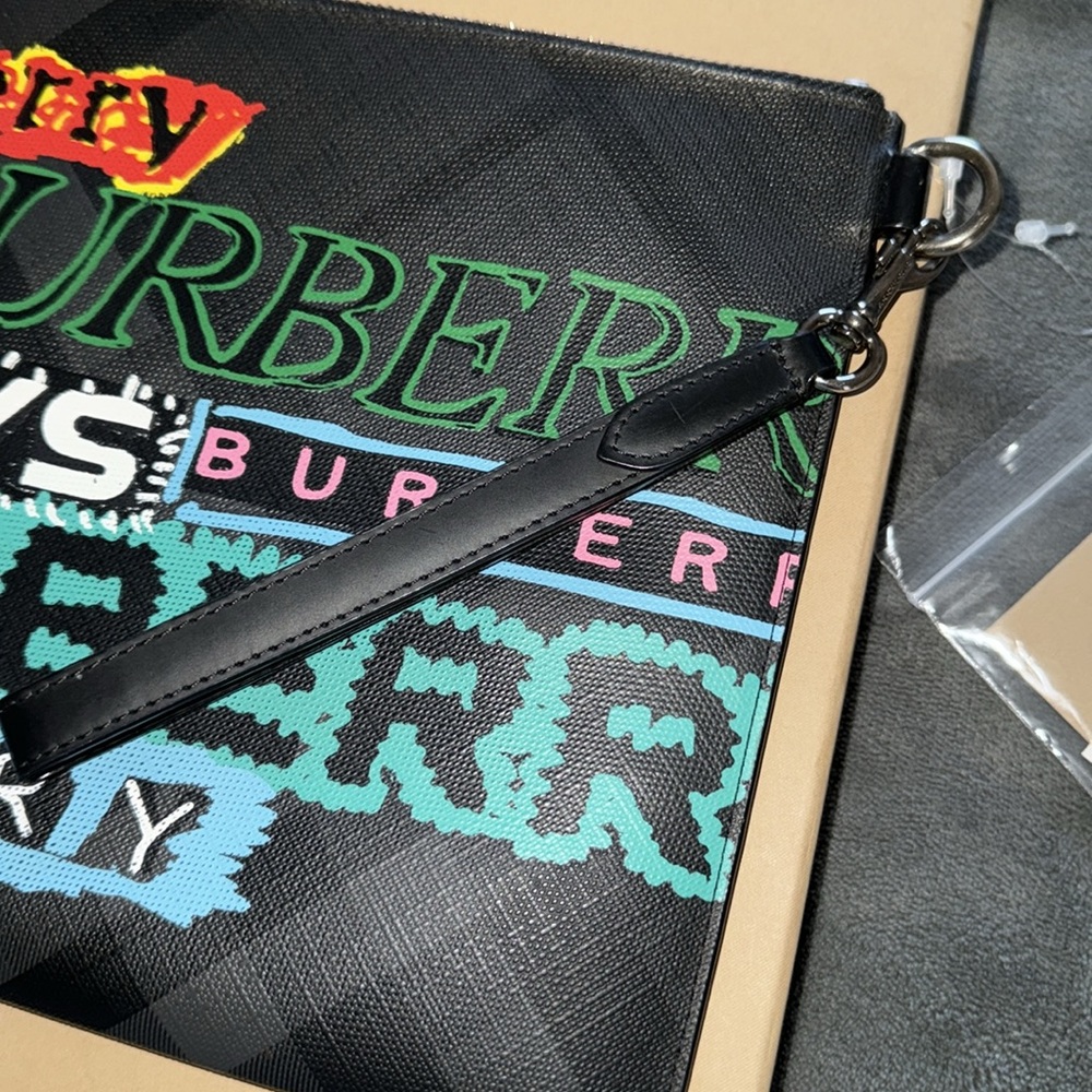 NWT Burberry clutch 11.5” x 8” - Picture 5 of 8